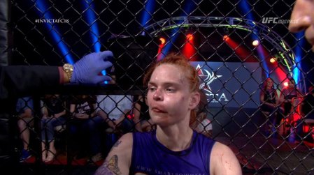 Peggy Morgan tras ser derrotada por Megan Anderson